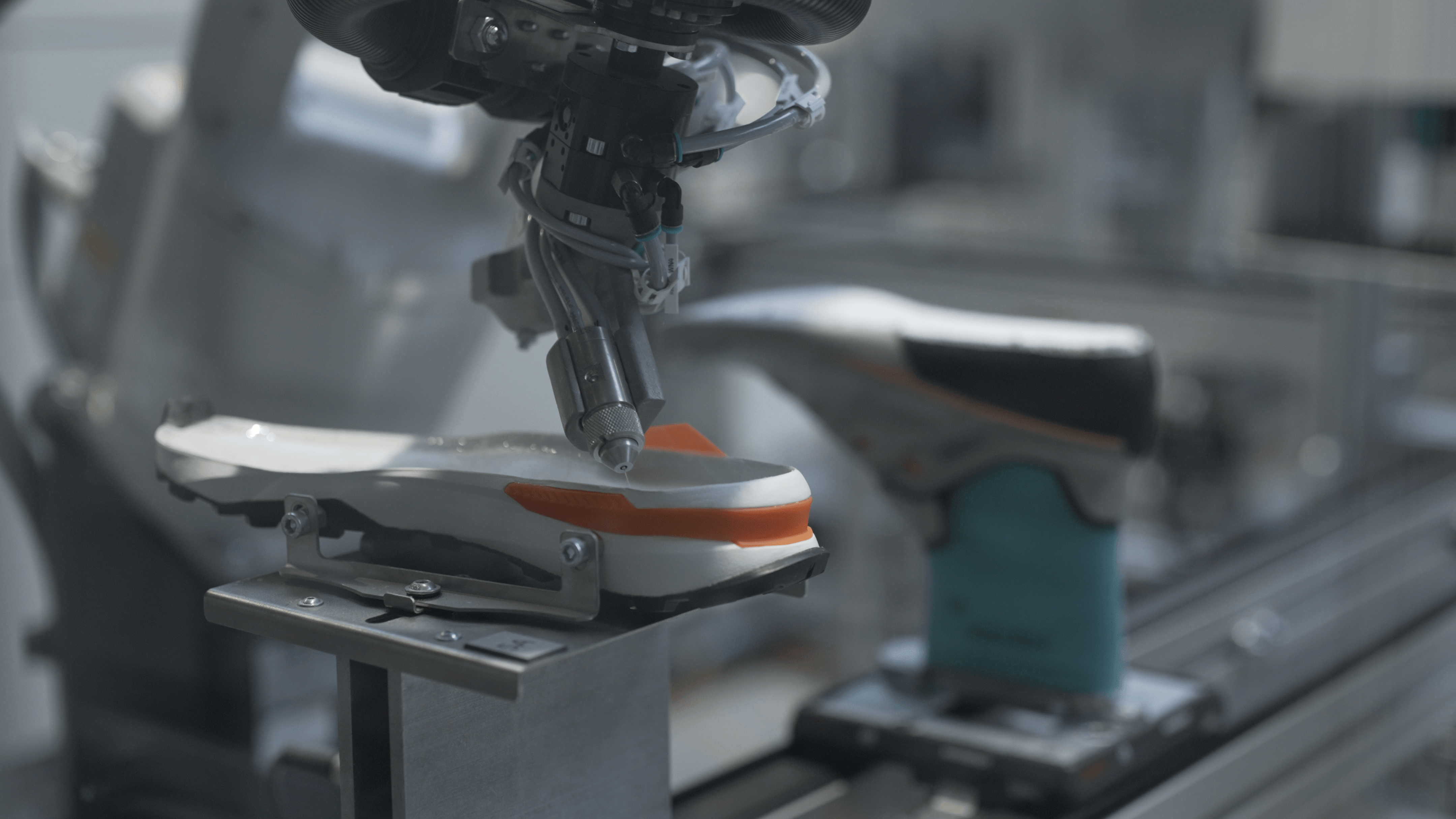 Automated shoe manufacturing at the ASF 4.0 smart factory