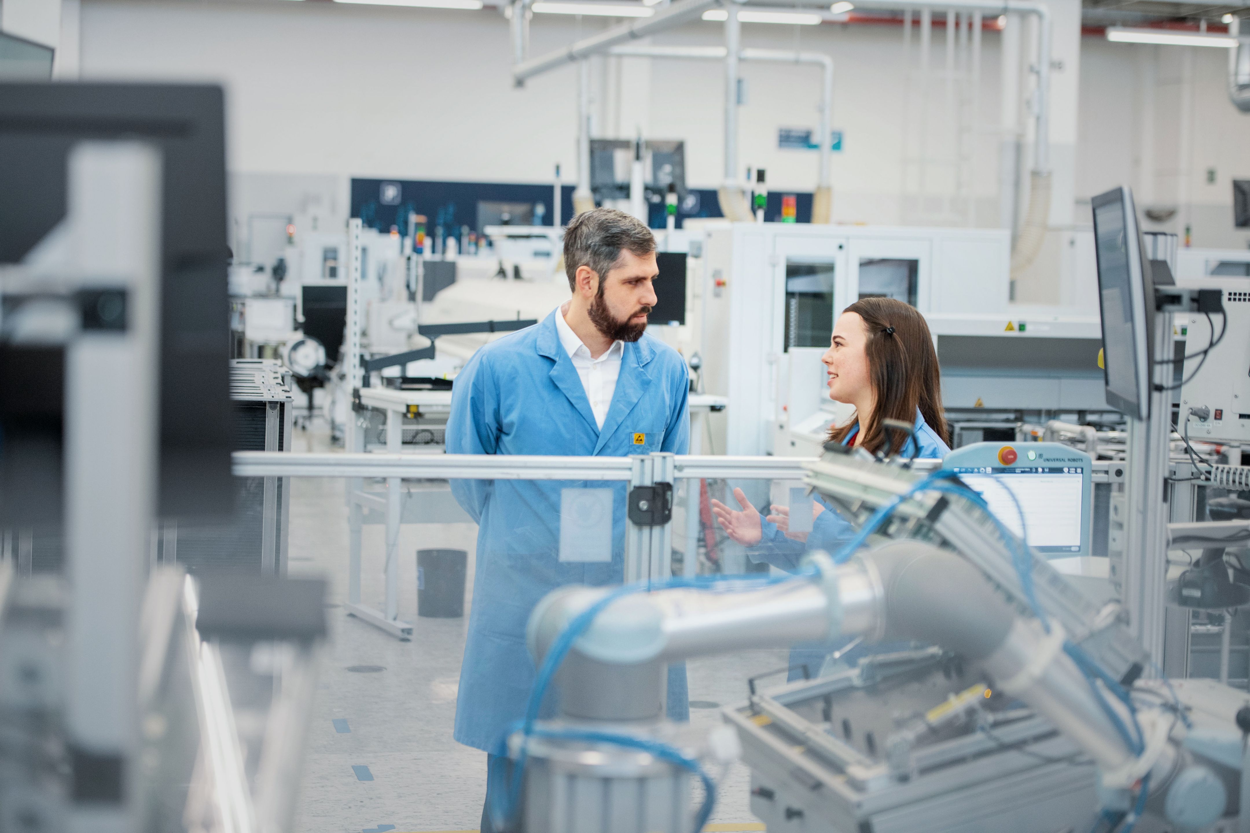 The Siemens Electronics Factory Erlangen (GWE) is a Digital Enterprise that leverages Siemens’ solutions to stay competitive.