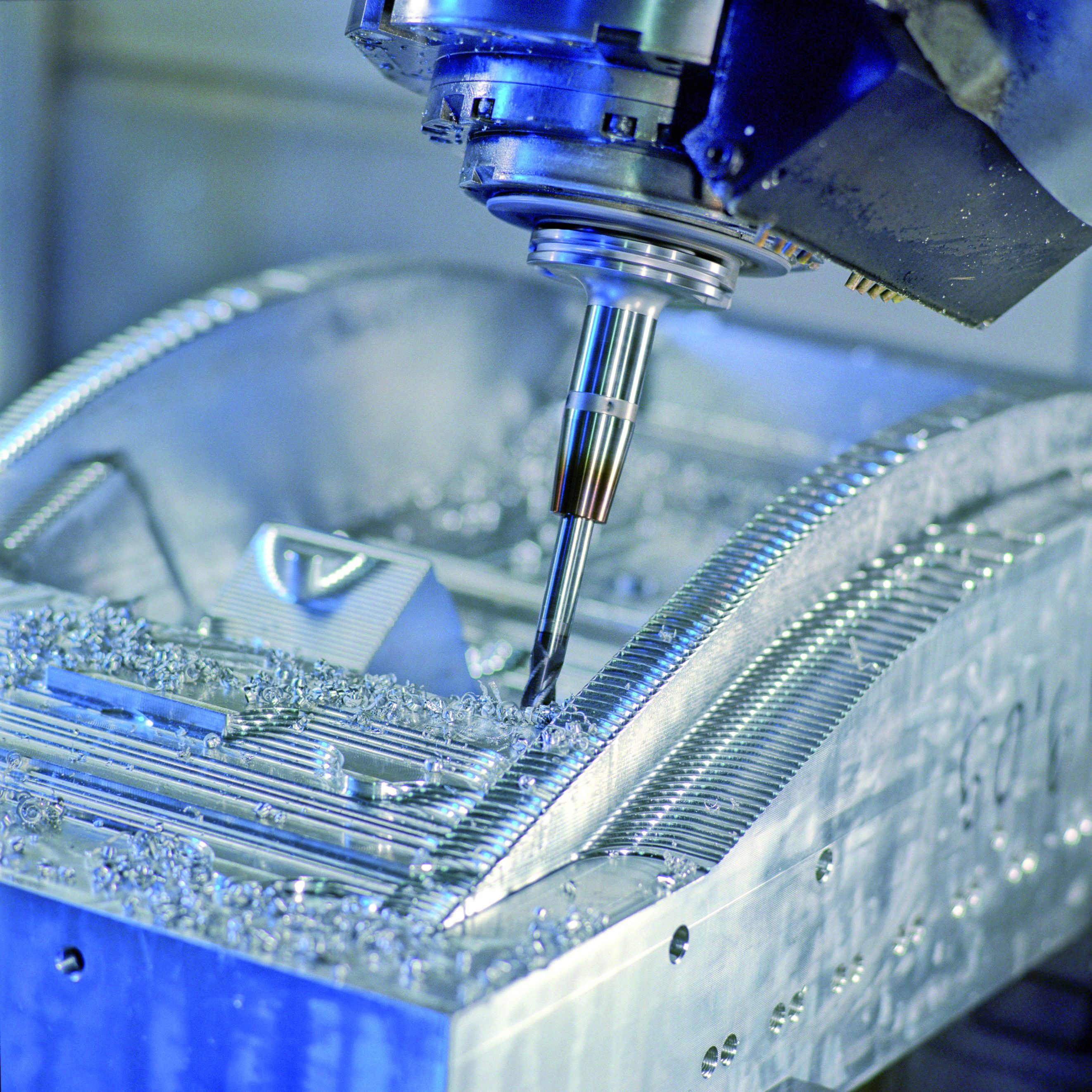Roughing of a complex mold in a 5-axis machining center