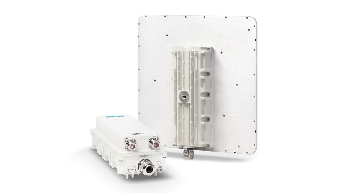 Product shot of RUGGEDCOM WIN subscriber units for private wireless critical infrastructure