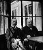 Begegnung in Wien – Wilhelm von Siemens, der zweitälteste Sohn des Firmengründers (links), und Richard Fellinger (rechts), ca. 1903