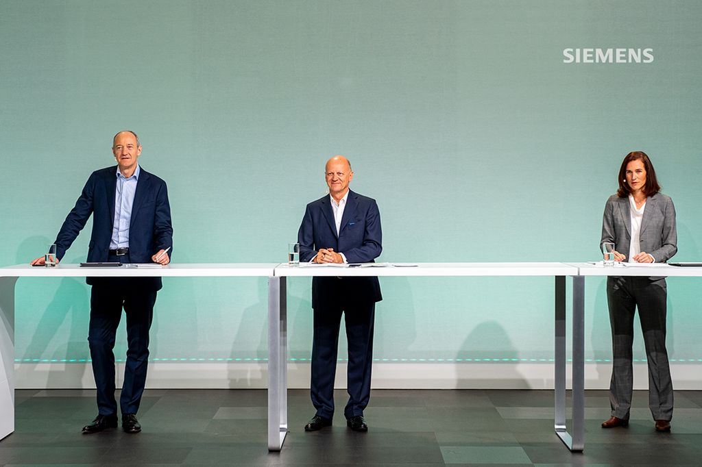 Siemens AG’s Capital Market Day on June 24, 2021: Roland Busch (l-r), Siemens President and CEO, answering analysts’ questions together with Ralf P. Thomas, Chief Financial Officer, and Judith Wiese, Chief Human Resources Officer and Chief Sustainability Officer, at Siemens headquarters in Munich.