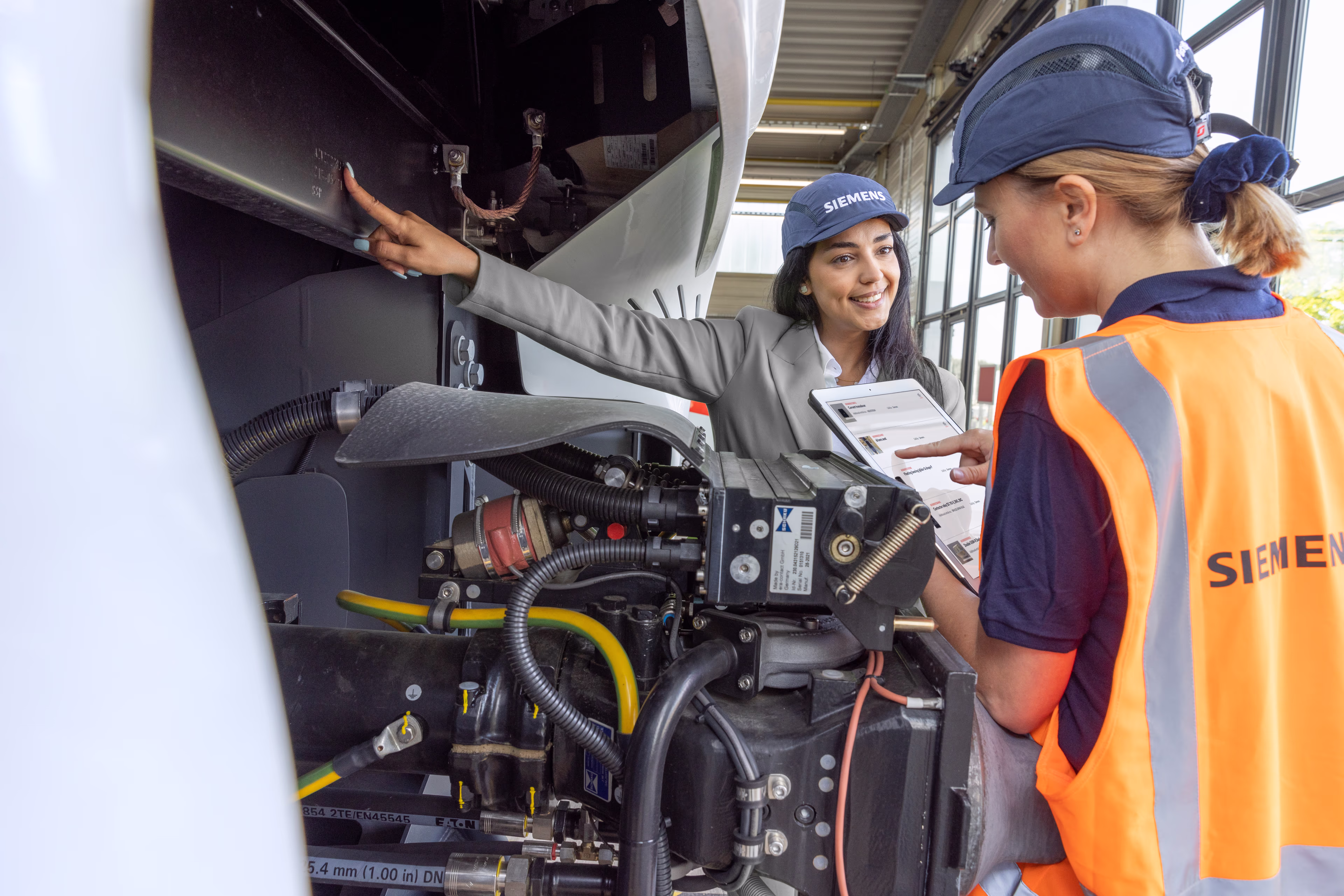 Railway spare part supplier Siemens Mobility Rail Services delivers original spare parts on the next workday when ordered with Easy Spares easy-spares-siemens-mobility-rail-services