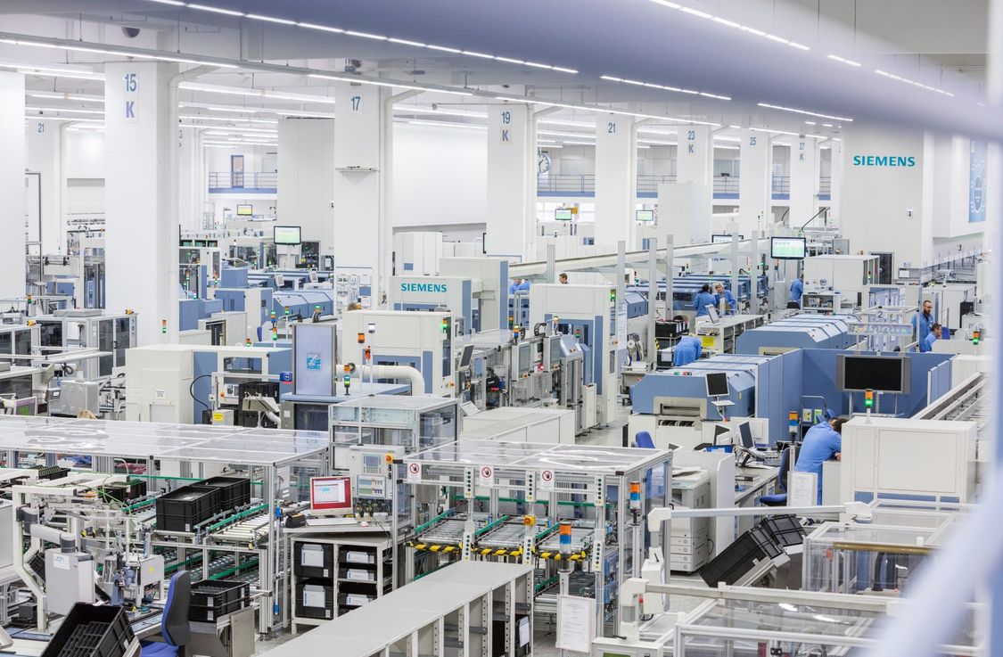アンベルクにあるシーメンスの電子工場における新しい高効率生産ラインの建設