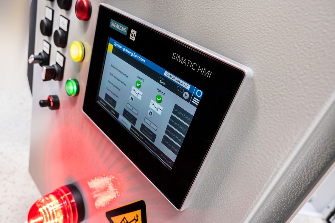 Local operation using SIMATIC HMI Unified Comfort Panel