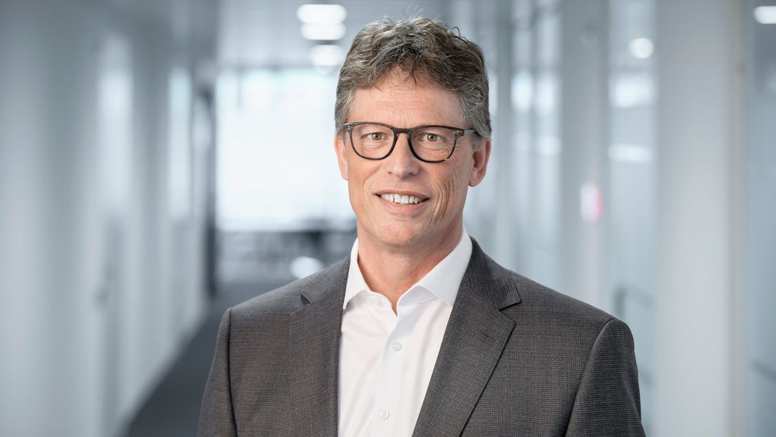 Headshot Matthias Rebellius, CEO Siemens Smart Infrastructure
