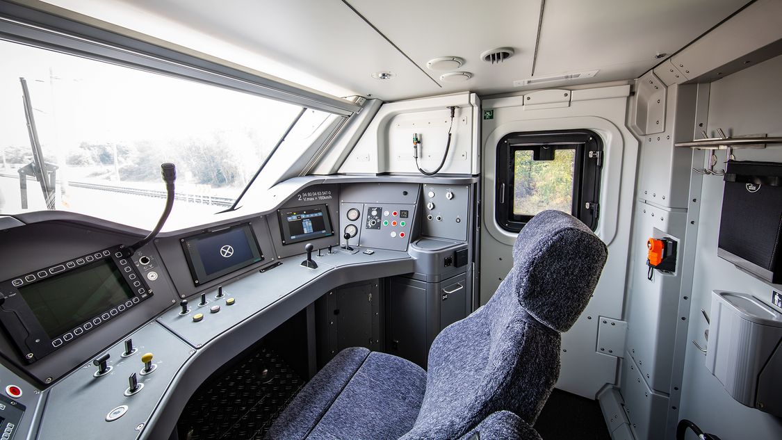 Driver's cabin of Mireo.