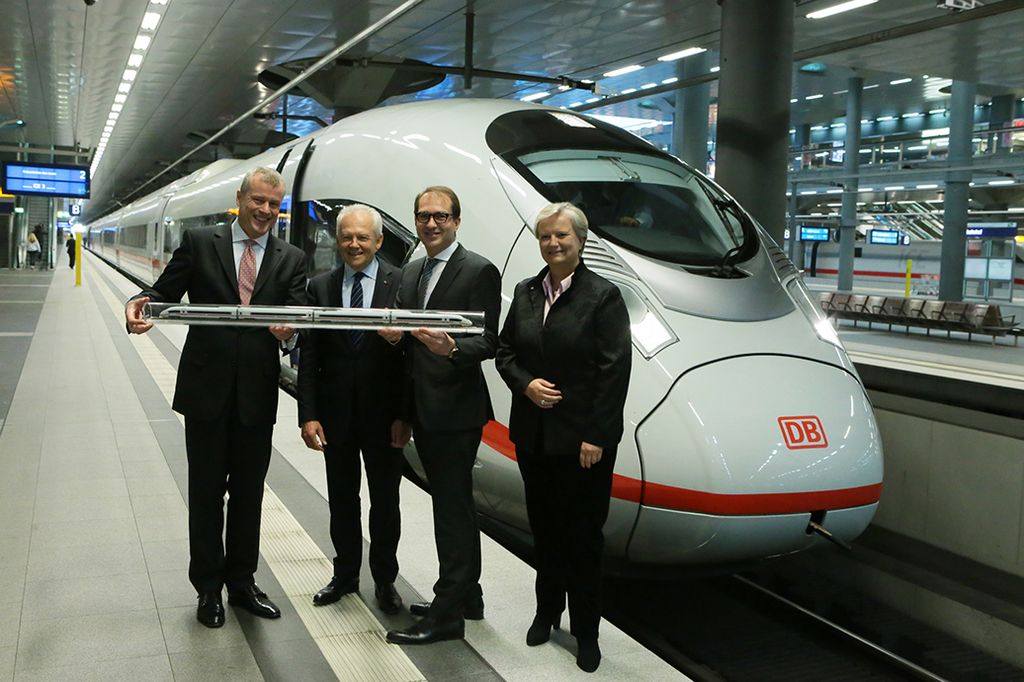 Acht Velaro D an die Deutsche Bahn übergeben