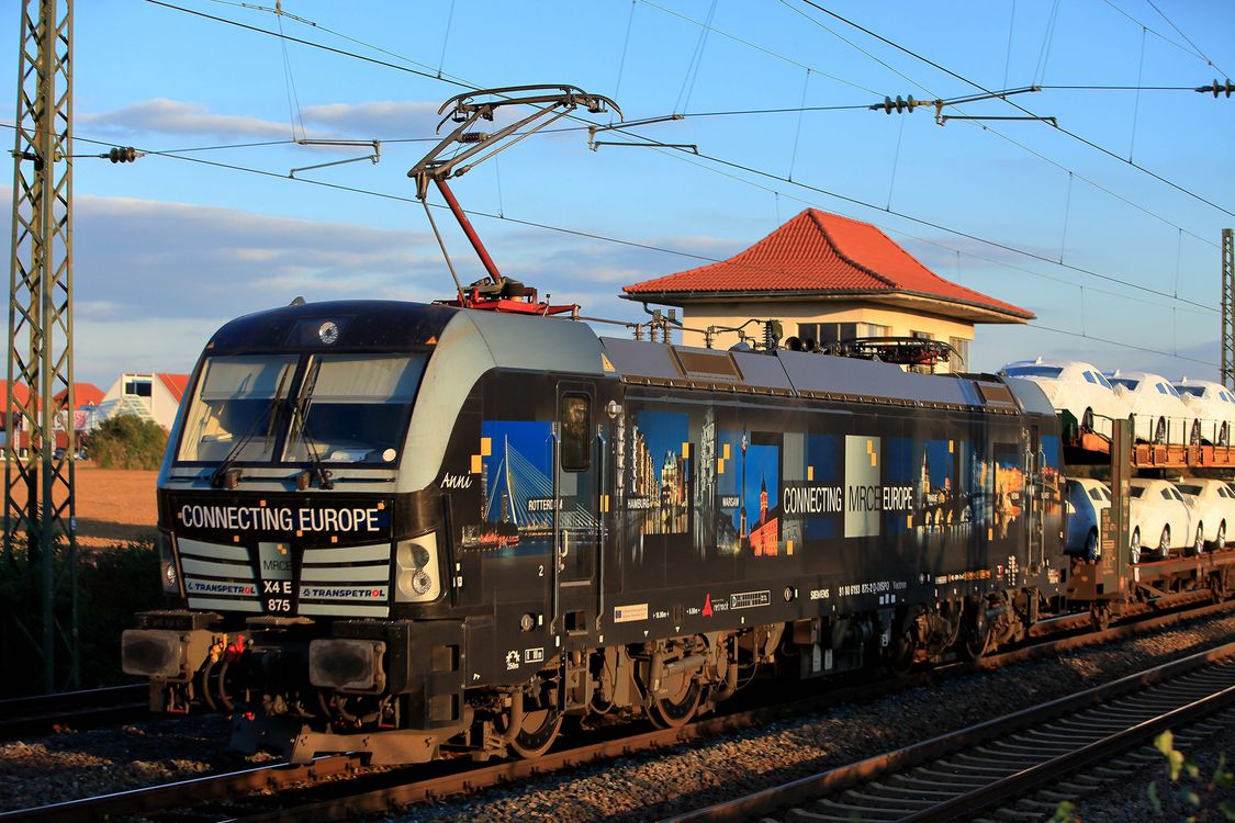 MRCE orders 14 Vectron locomotives from Siemens Mobility