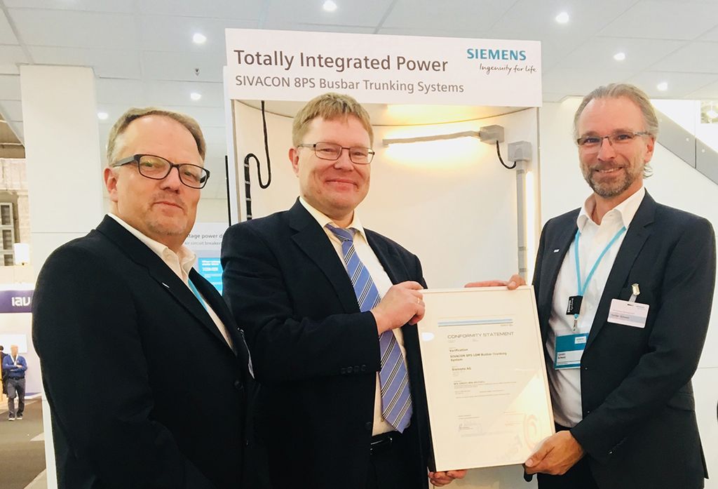 Left to right: Niels Nilsen (Sales Engineer, Siemens), Dr. Matthias-Klaus Schwarz (Head of Section Electrical Systems, DNV GL), Carsten Schwarz (Product Manager busbars, Siemens)