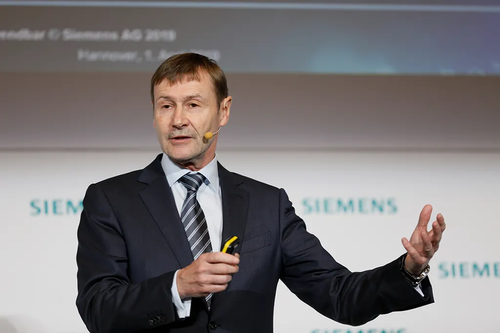 Klaus Helmrich at the press conference at Hannover Messe 2019