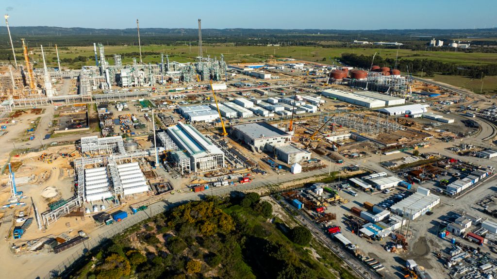Siemens to digitalize one of Europe's largest renewable hydrogen p ...