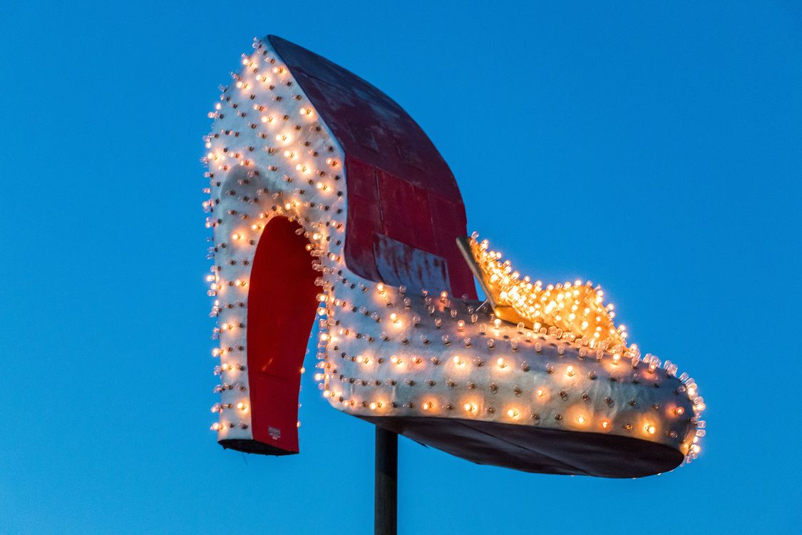 Las Vegas "shoe"