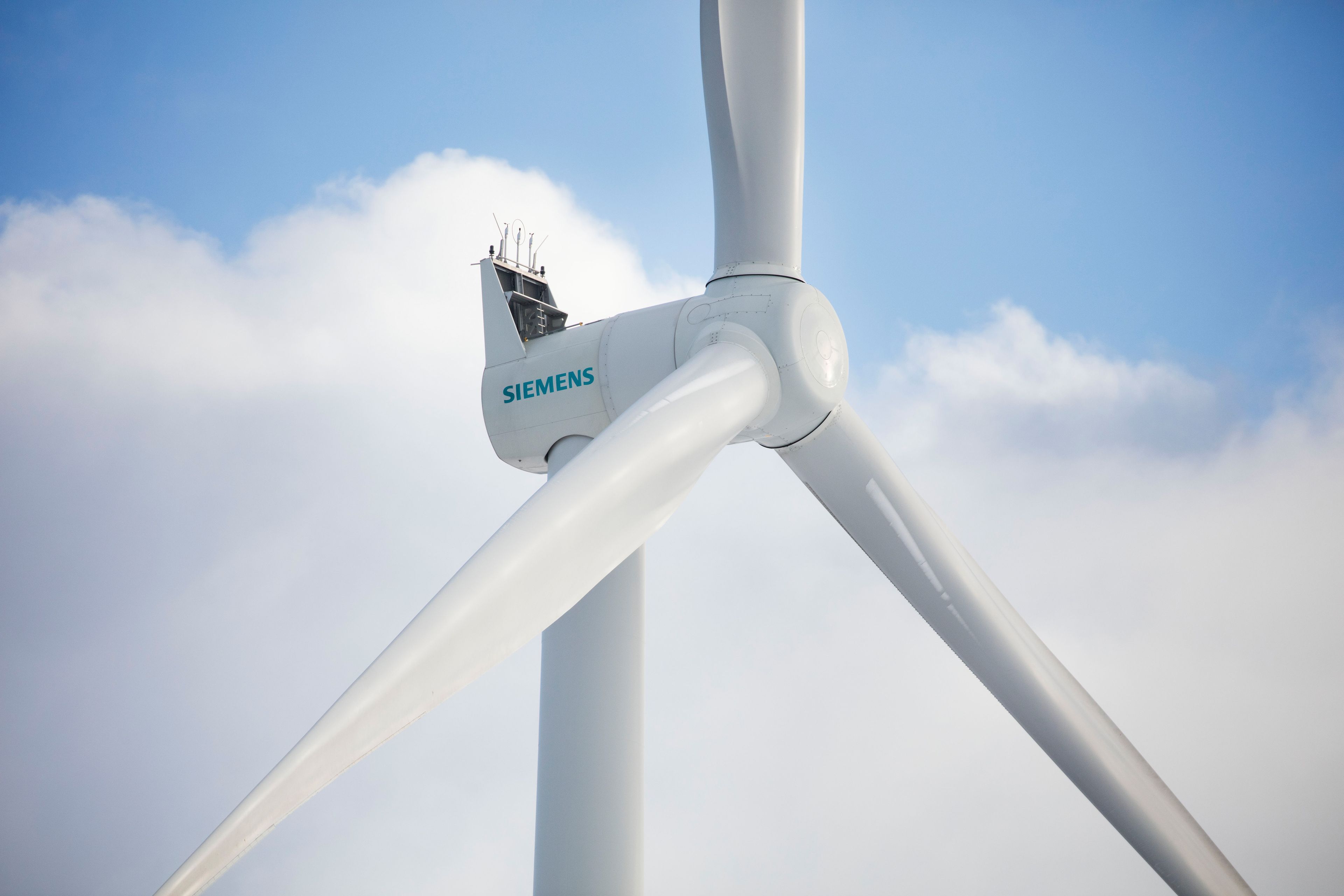 Onshore Wind Turbine Basics: Parts, Power Generation, and More - Long  International