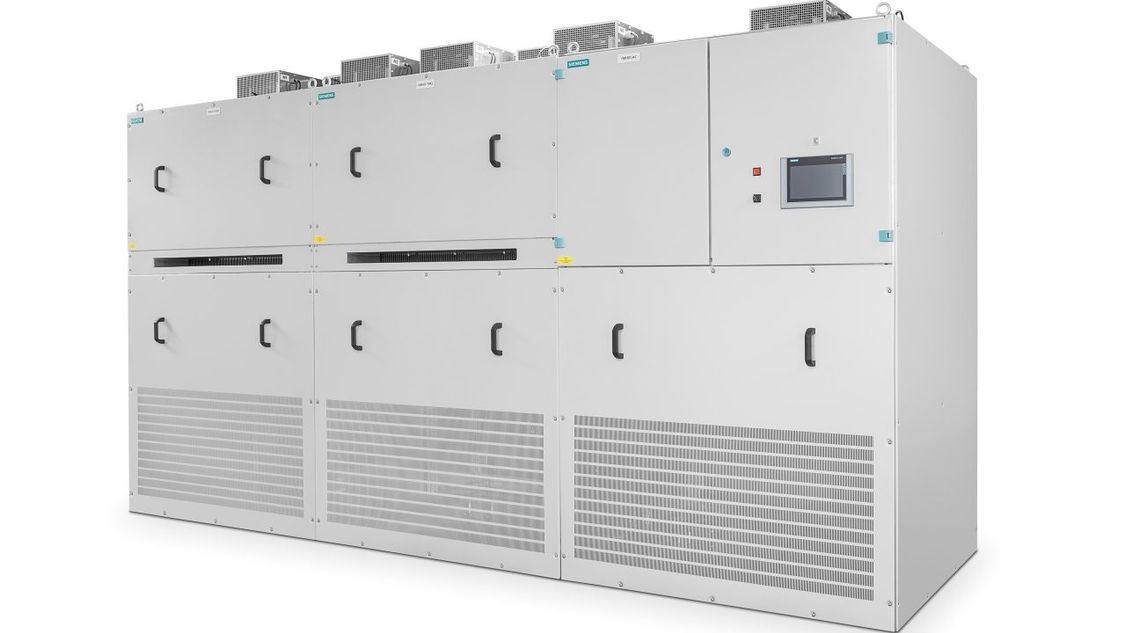 Inversor IGBT autocomutado Sitras PCI da Siemens para fonte de alimentação de tração CC.