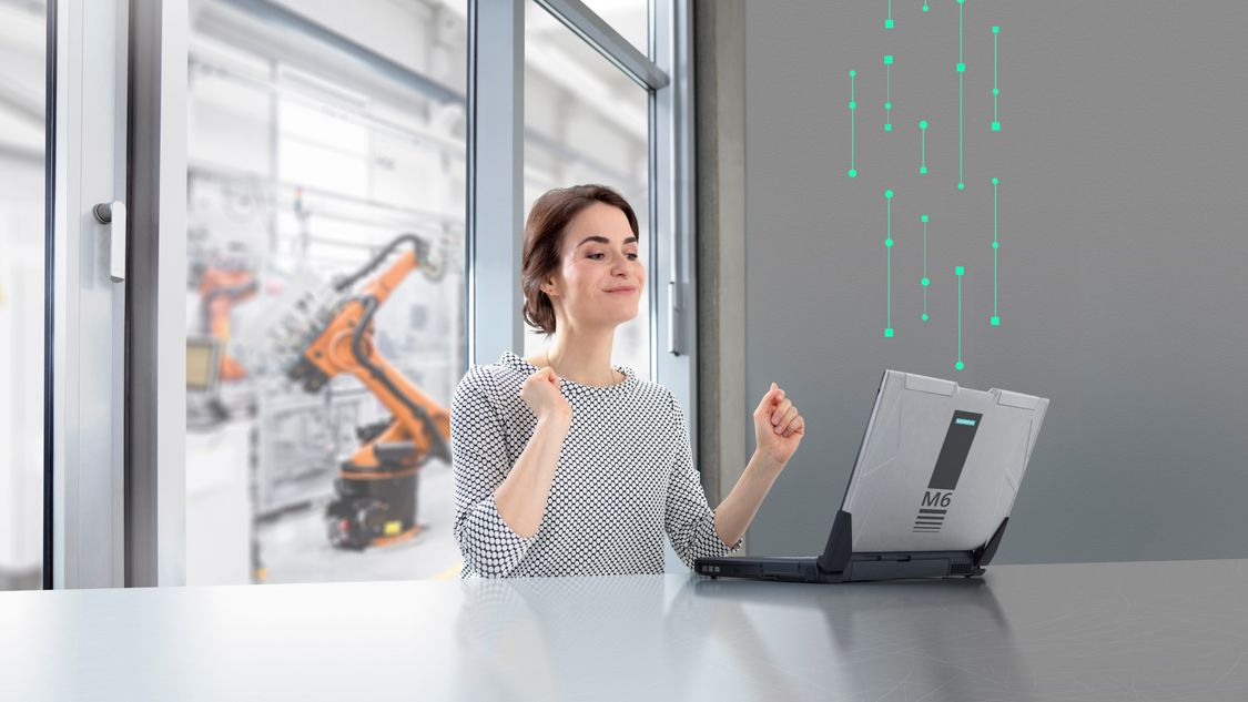 Žena s notebookem ve výrobním závodě s grafickými prvky digitalizace CloudConnect