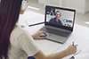 Frau online kurs kommunikation mit Trainer