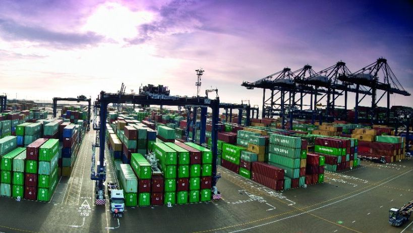 Industrial communication networks for port logistics