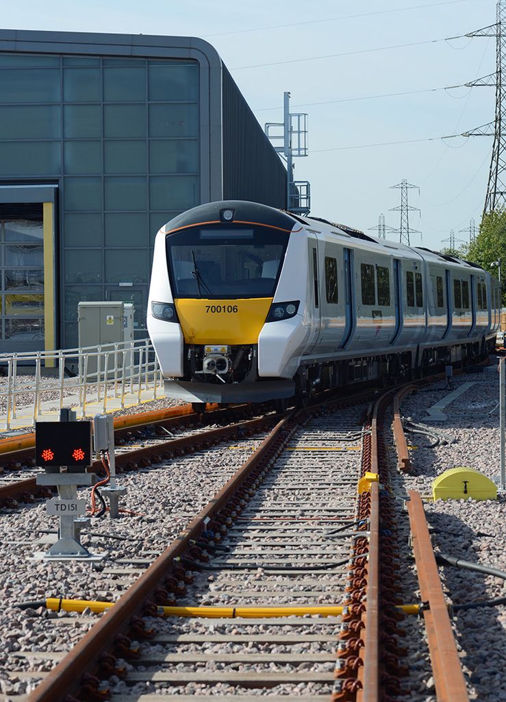 Erster Zug von Siemens für Thameslink-Strecke in UK angekommen