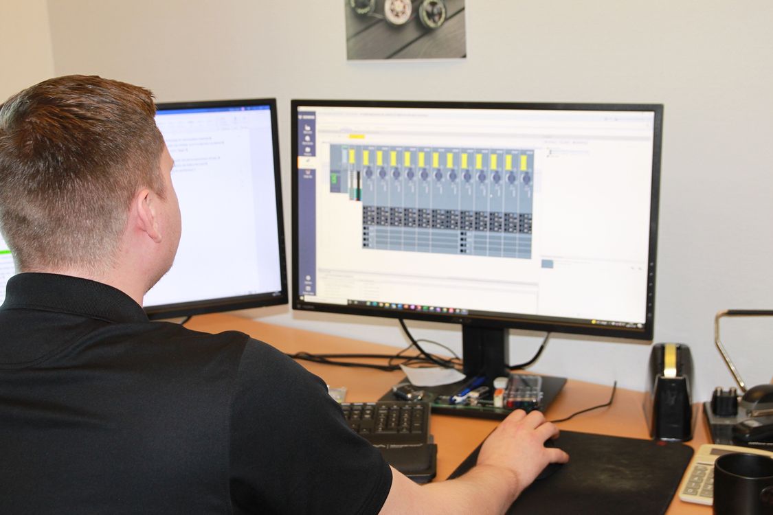 Snabbt och smidigt konstruerar Marcus Pennebratt Simatic ET 200 SP-motorstartare i TIA Selection Tool.