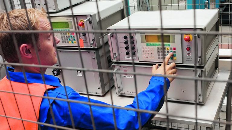 High-voltage test system at the PCW railway test center