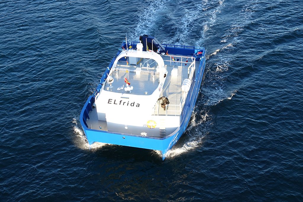 The picture shows the electric boat "Elfrida"