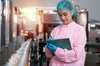 Optimize production planning and material flow in the food and beverage industry using AI and machine learning real-time-material-flow-optimization-food-bev