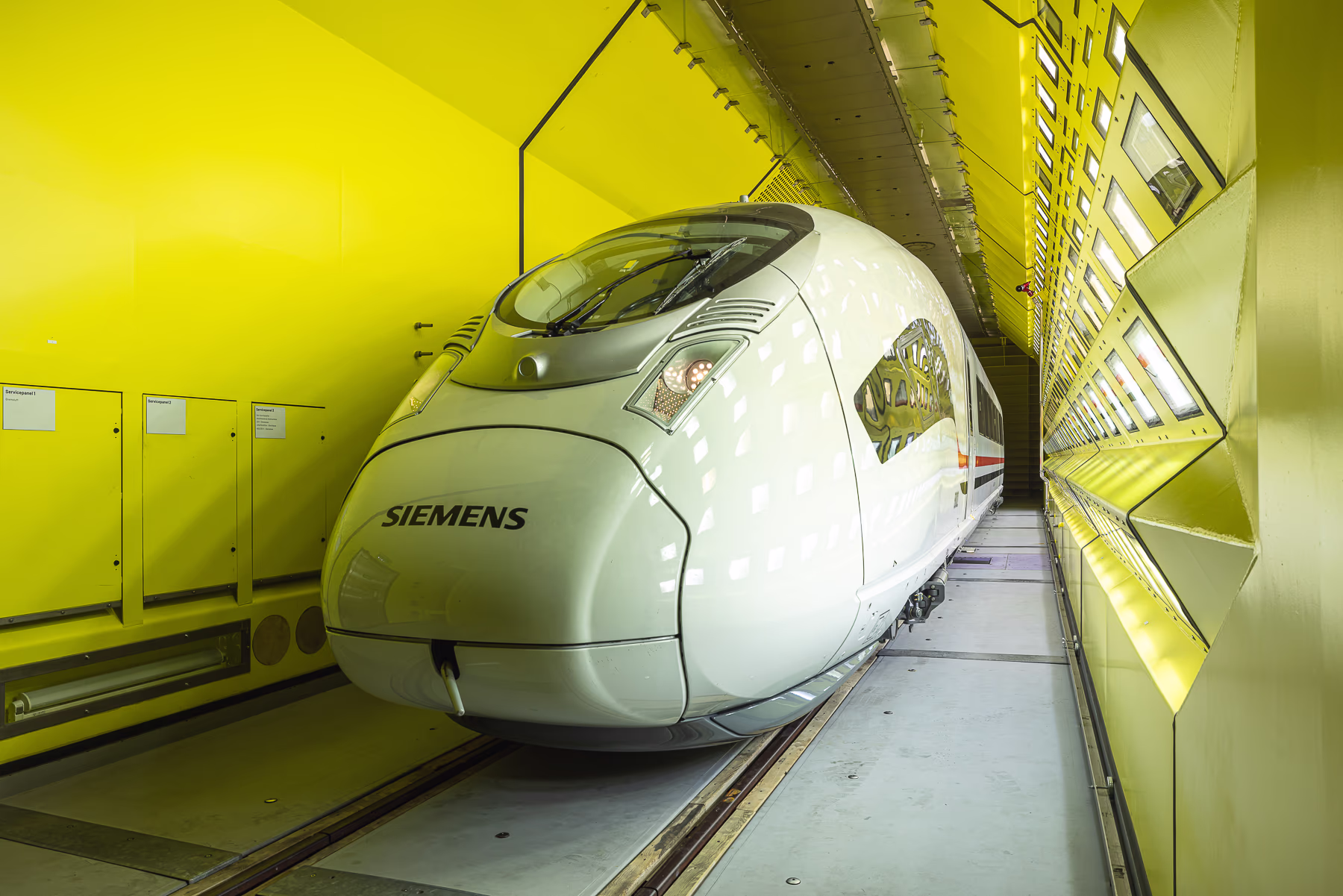 A Velaro for Egypt in the Vienna test plant. velaro-for-egypt-heat-test-vienna