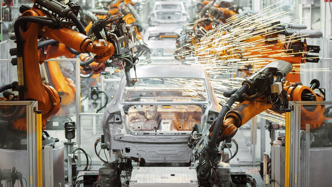  TSN enables the synchronization of robots and conveyor belts on the longest assembly lines. 