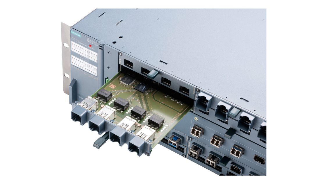 Image of a SCALANCE X-500 Industrial Ethernet switch with media module inserted