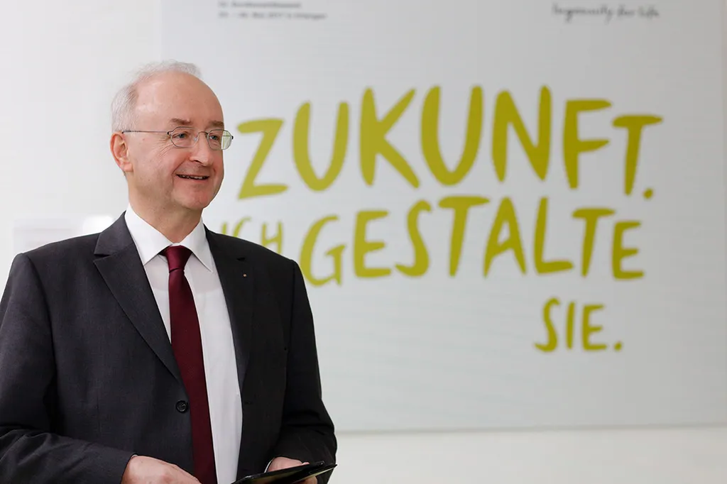Dr. Frank Anton im Pressegespräch "Jugend forscht" am 6. Februar 2017