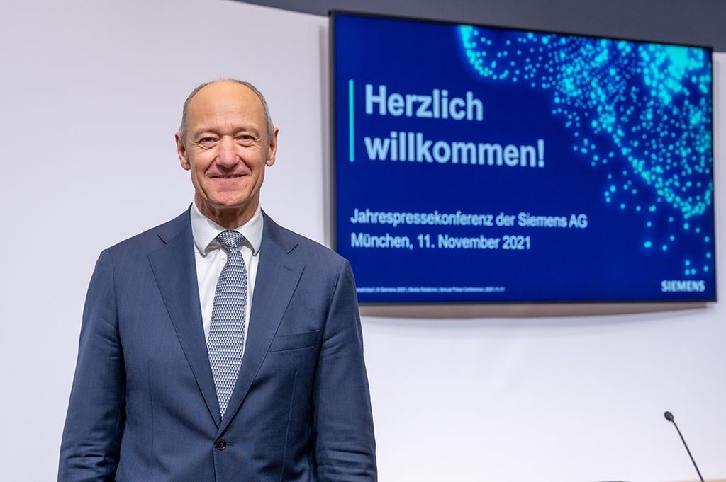 Roland Busch, President and CEO of Siemens AG, at the beginning of the Siemens Annual Press Conference on November 11, 2021.