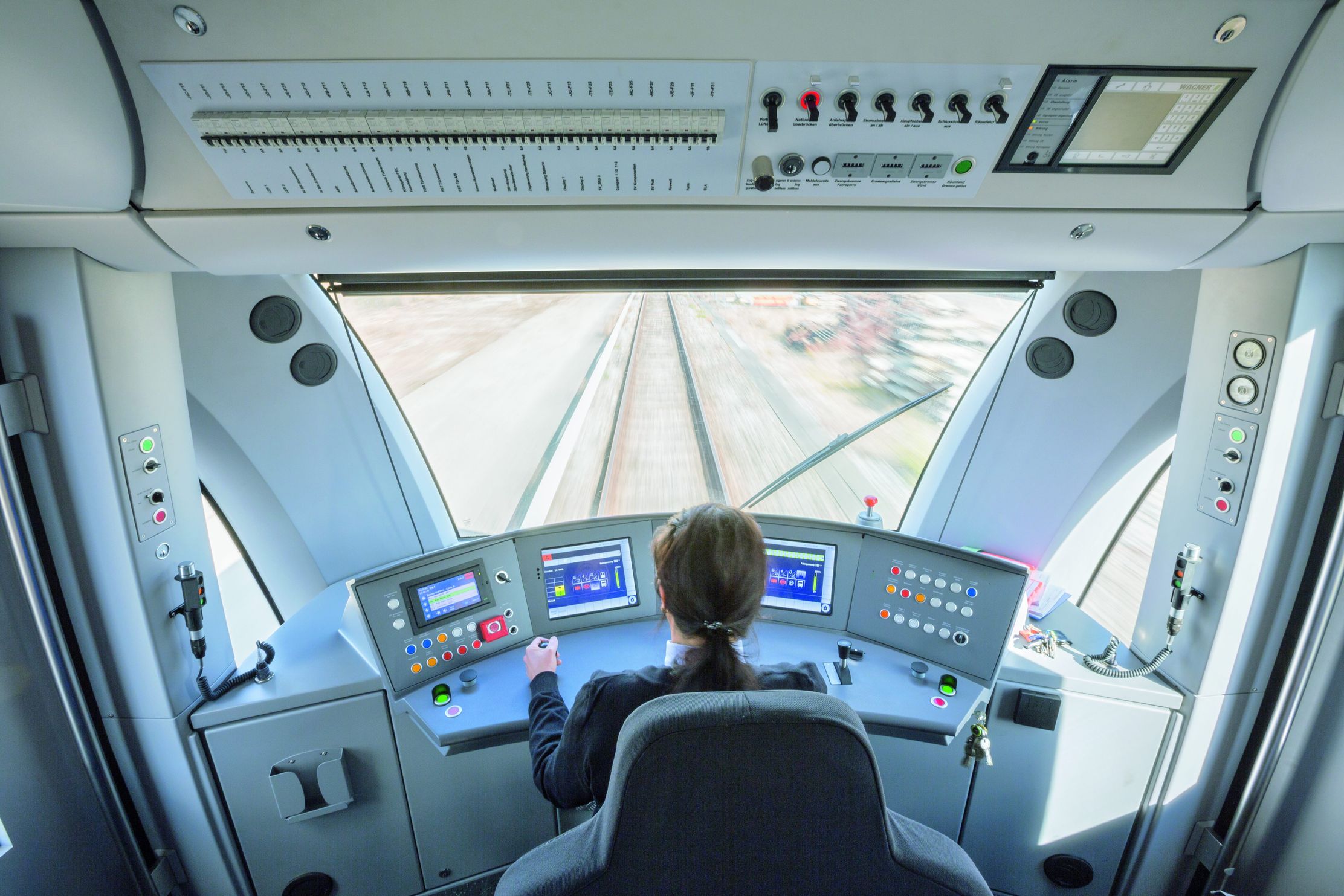 Увидеть движение поездов. Siemens Train Control CTC. Автоматизированные системы управления движением поездов. Управление движением поездов. Контроллер в поезде.
