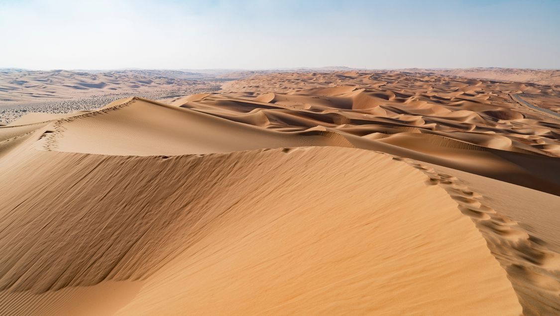 Obrázek písečné pouštní krajiny