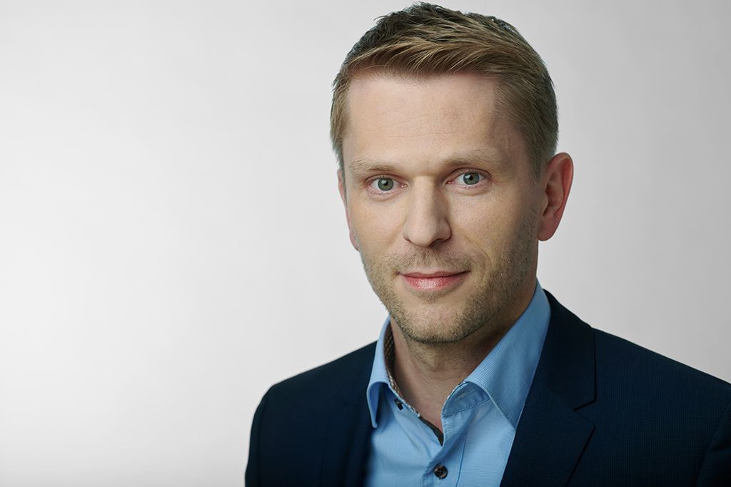 Das Bild zeigt Henning Sandfort (42) CEO der Geschäftseinheit CPS (Control Products and Systems) bei Siemens.