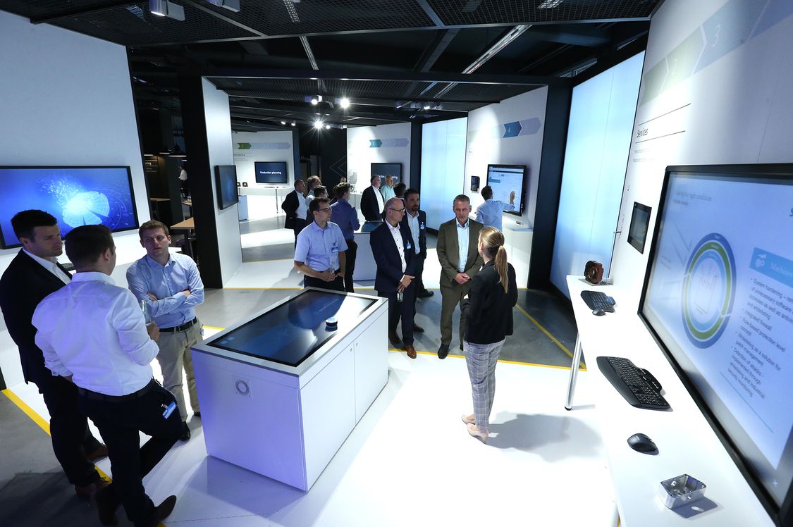 Experience the Digital Enterprise up close and personal at the Digital Enterprise Experience Center Bad Neustadt