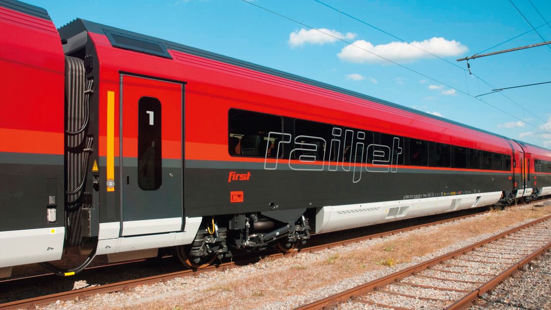 Viaggio passenger coach from Siemens standing on tracks