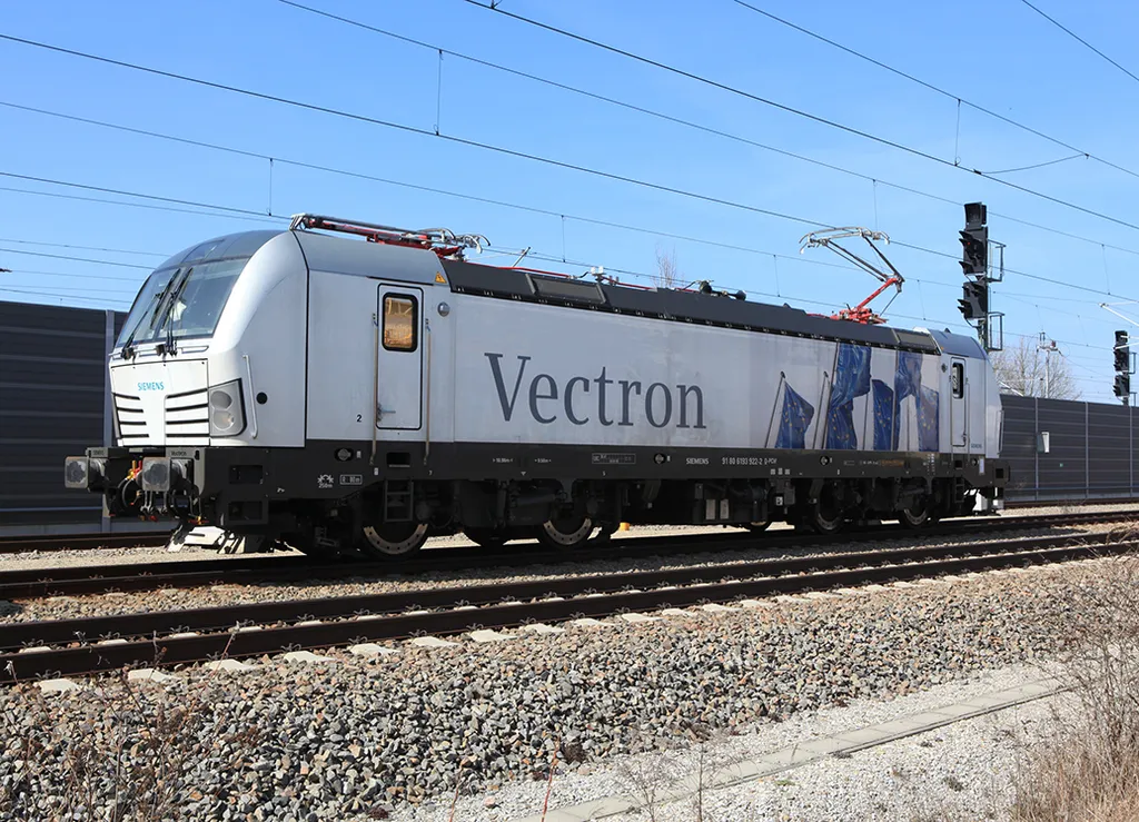 54 cm Ungarische Plüsch  Lokomotive  Siemens Vectron 
