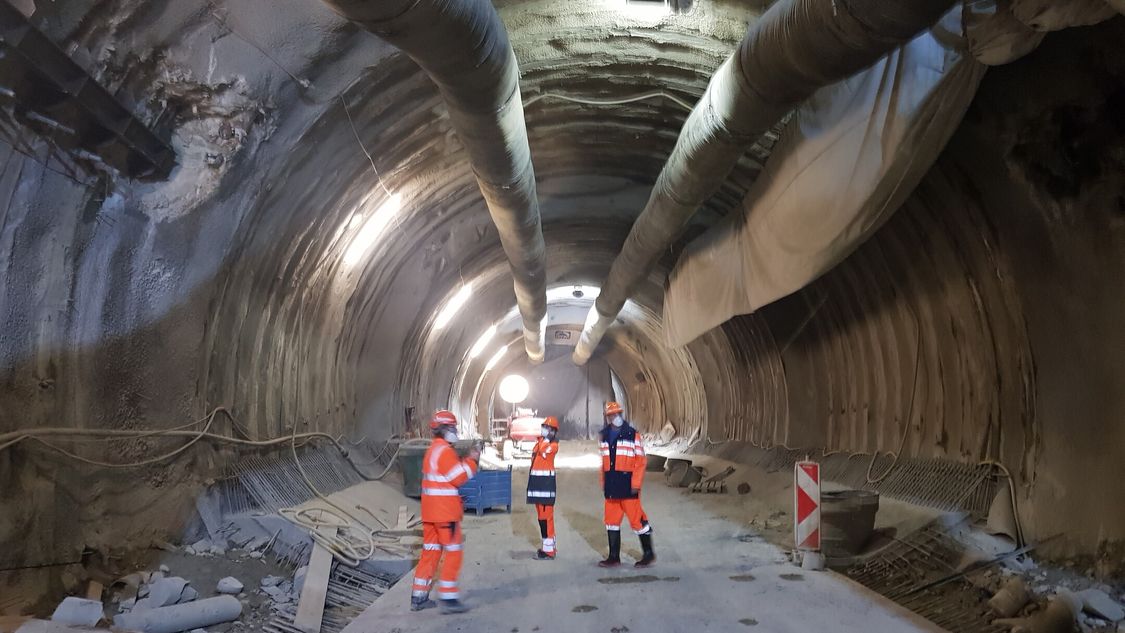 Bauarbeiten im Tunnel