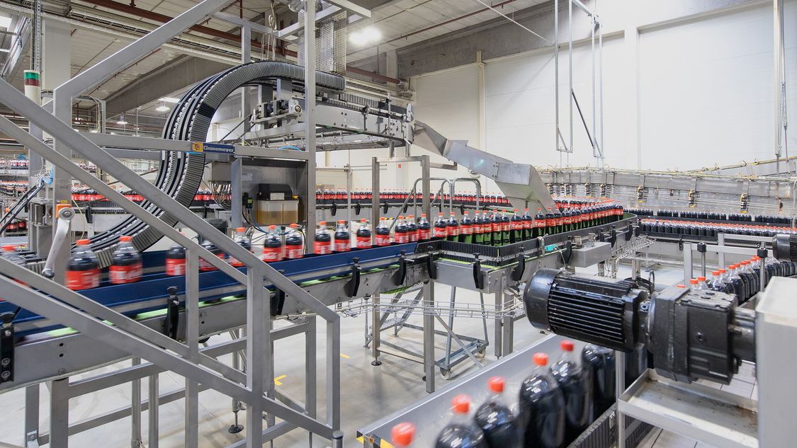 Die Produktion der PET-Flaschen ist einer der Verbrauchsschwerpunkte