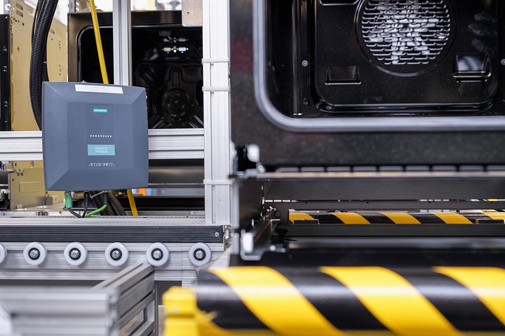 Hot data trail – Oven manufacturer relies on solutions from Siemens for trouble-free manufacturing