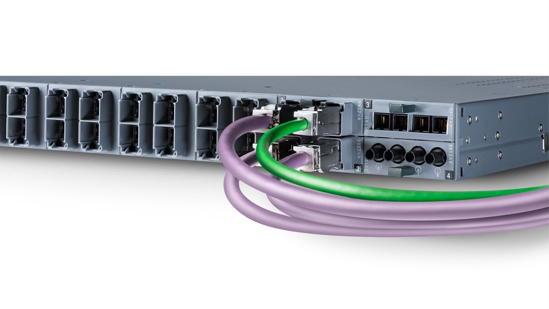Detailed view of the SCALANCE XR-300 rack switch with PROFIBUS and PROFINET cables