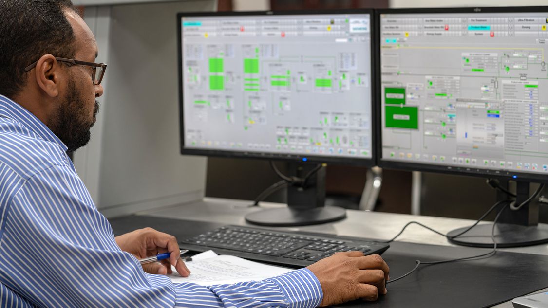 Das Prozessleitsystem Simatic PCS 7 trägt zu hoher Anlagenverfügbarkeit und -effizienz bei und unterstützt die Bediener bei ihrer täglichen Arbeit