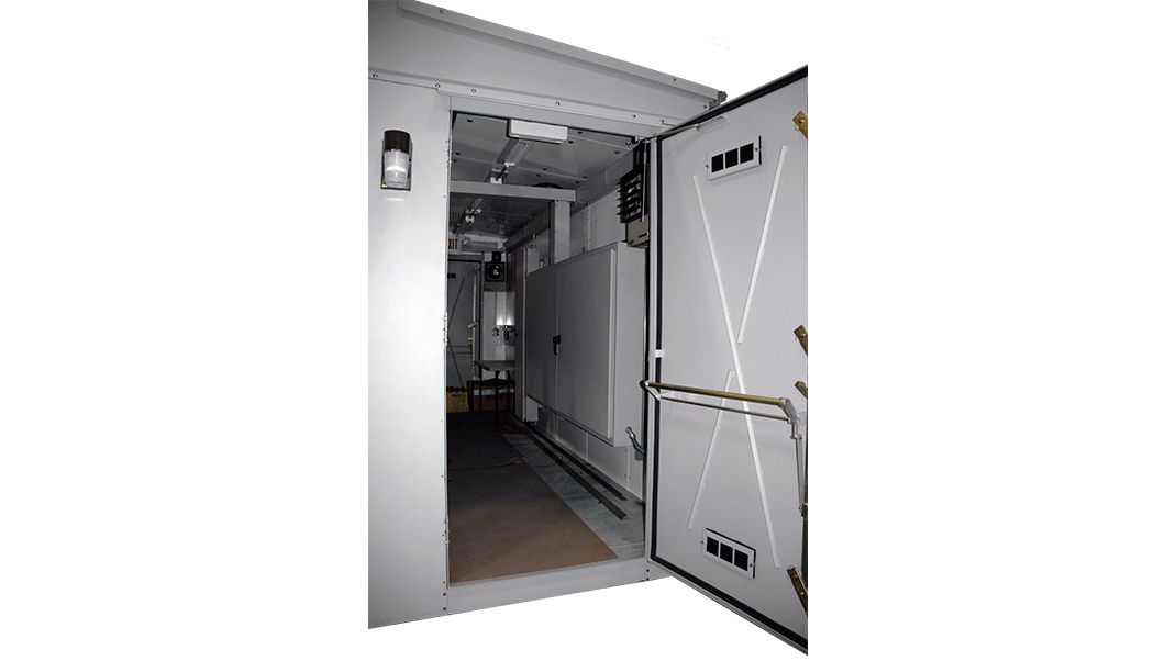 Type SGM-SG medium-voltage, metal-clad, non-arc-resistant switchgear factory insulated and assembled aisle (optional)