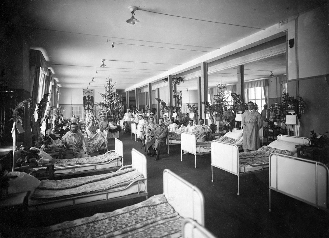 Military hospital in the administration building, 1914