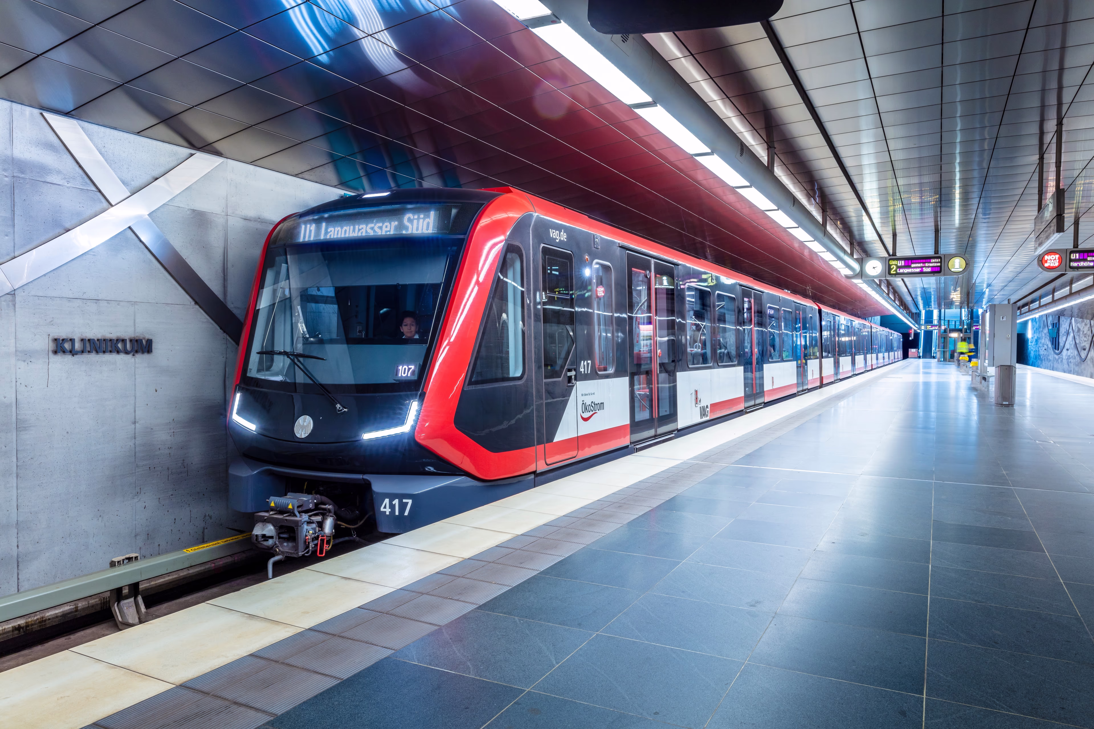 Image of the G1 metro train in a tunnel siemens-metro-train-g1