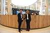 Karin Jarl Månsson, chef för Smart Infrastructures accelerator i Norden, tillsammans med Fredrik Arvidsson, teknisk chef på Väla köpcentrum. I Väla bygger Siemens det första virtuella kraftverket i sitt slag i Sverige. Karin Jarl Månsson, chef för Smart Infrastructures accelerator i Norden, tillsammans med Fredrik Arvidsson, teknisk chef på Väla köpcentrum. I Väla bygger Siemens det första virtuella kraftverket i sitt slag i Sverige.