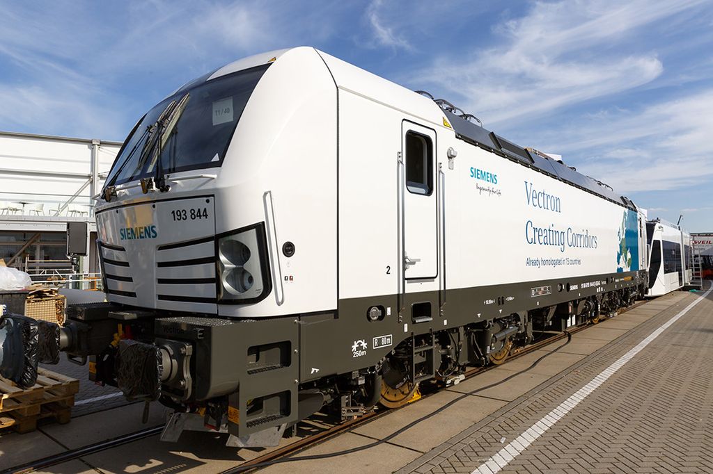 Siemens at Innotrans 2016: Vectron MS - multi-system locomotive