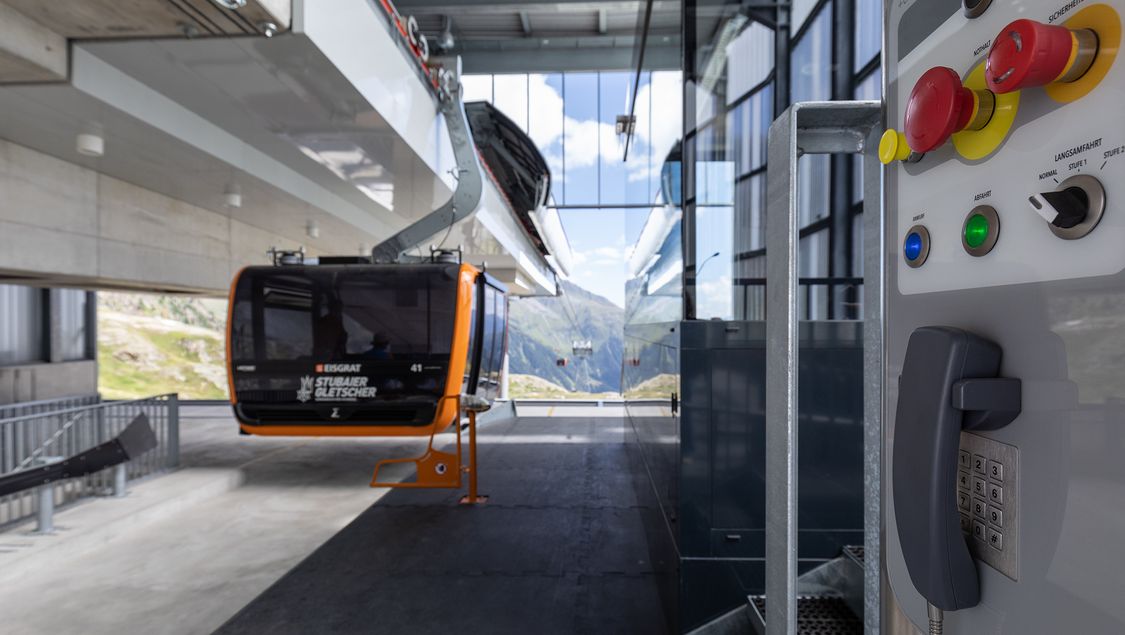 Ski lift standardizing on SIRIUS Act pushbuttons