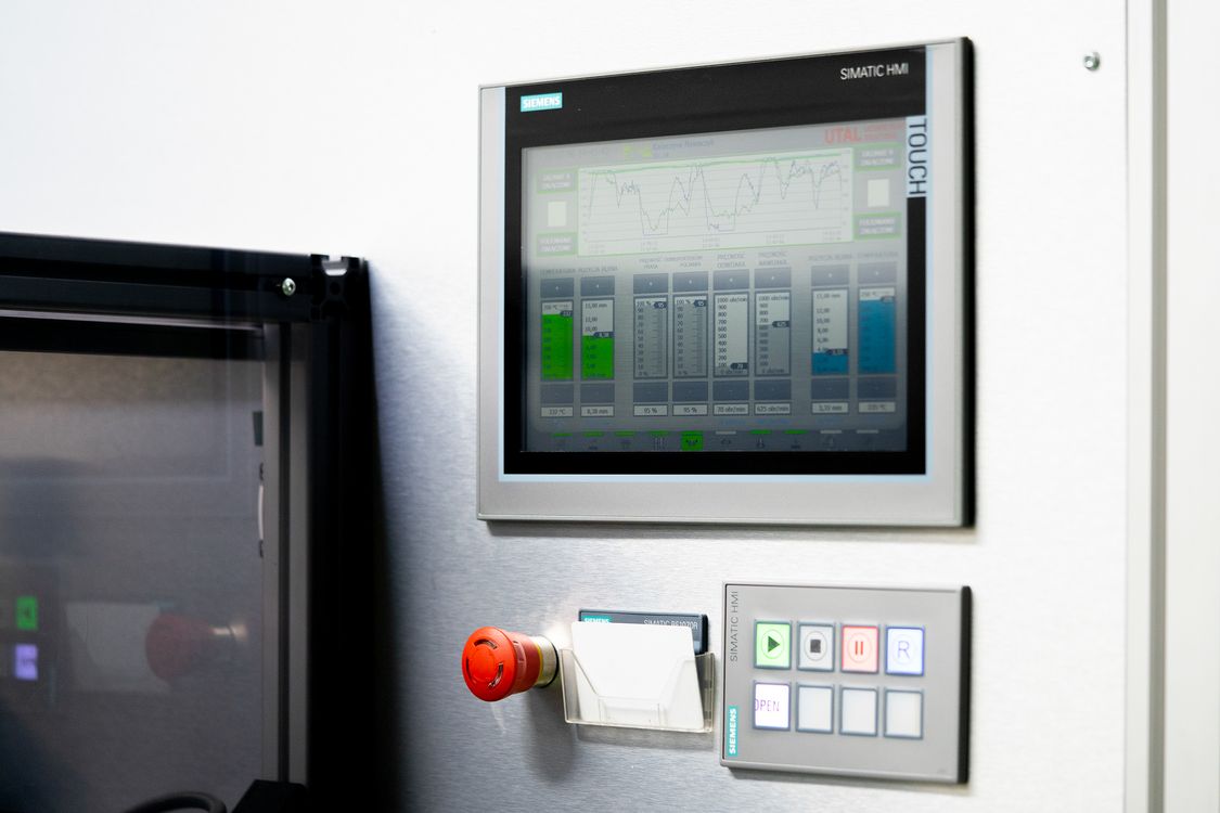 W programowaniu maszyn produkowanych przez UTAL wykorzystywany jest Siemens TIA Portal